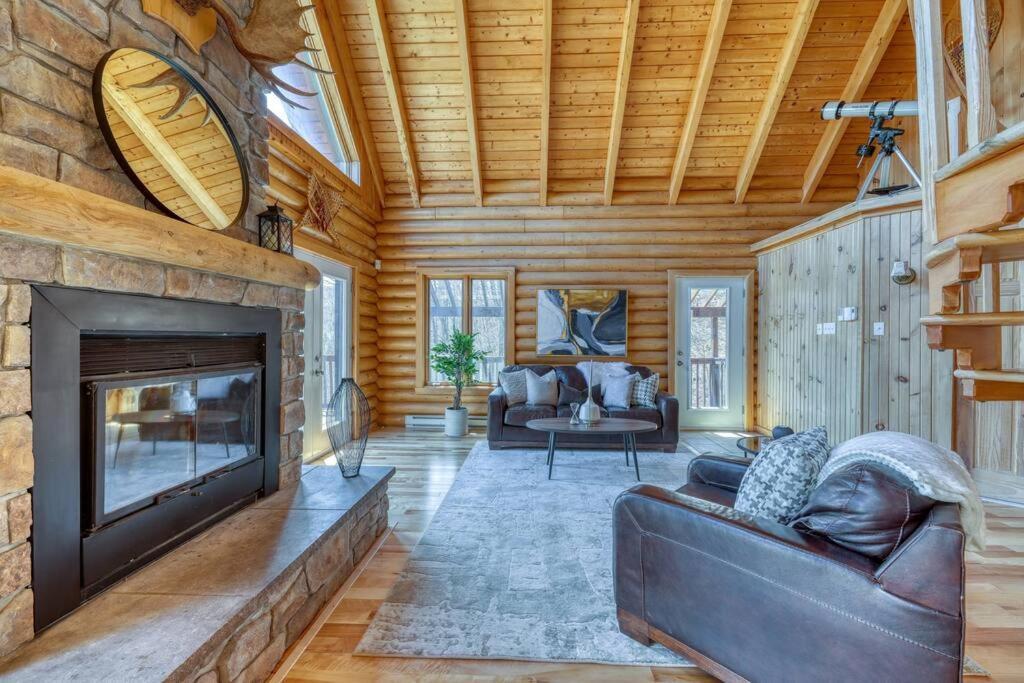 Saint Adolphe D'Howard Le Courchevel Luxe Chalet - Private Pool - Jacuzzi - Ski מראה חיצוני תמונה