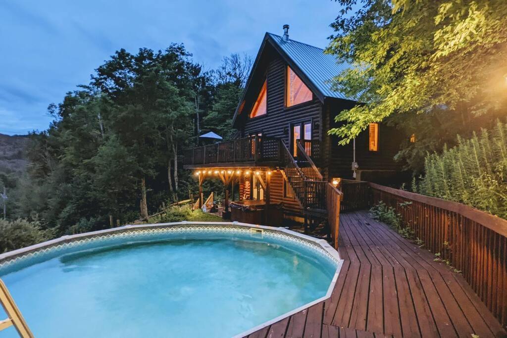 Saint Adolphe D'Howard Le Courchevel Luxe Chalet - Private Pool - Jacuzzi - Ski מראה חיצוני תמונה