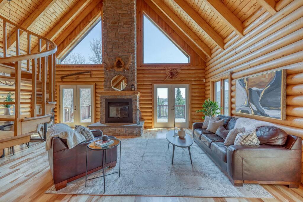 Saint Adolphe D'Howard Le Courchevel Luxe Chalet - Private Pool - Jacuzzi - Ski מראה חיצוני תמונה